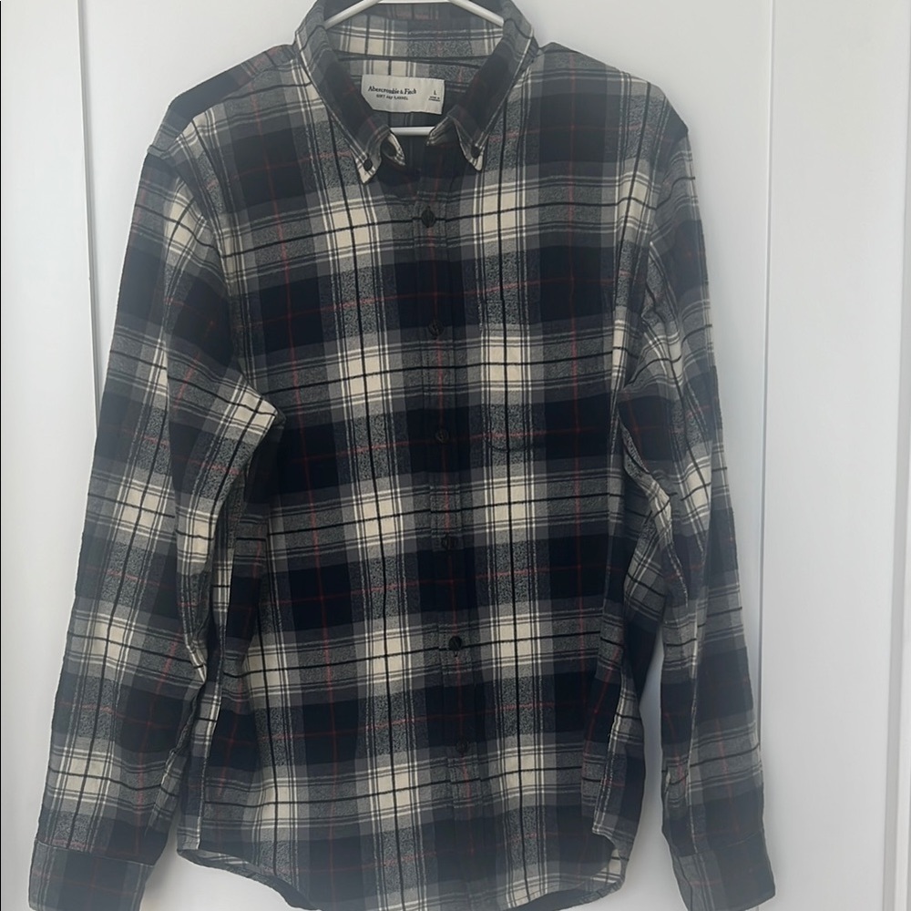Abercrombie & Fitch Black and White Casual Button Down Shirt